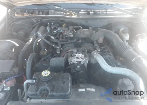 2010 Ford Crown Victoria Police/Police Interceptor z USA, uszkodzony, nr VIN 2FABP7BV3AX128439